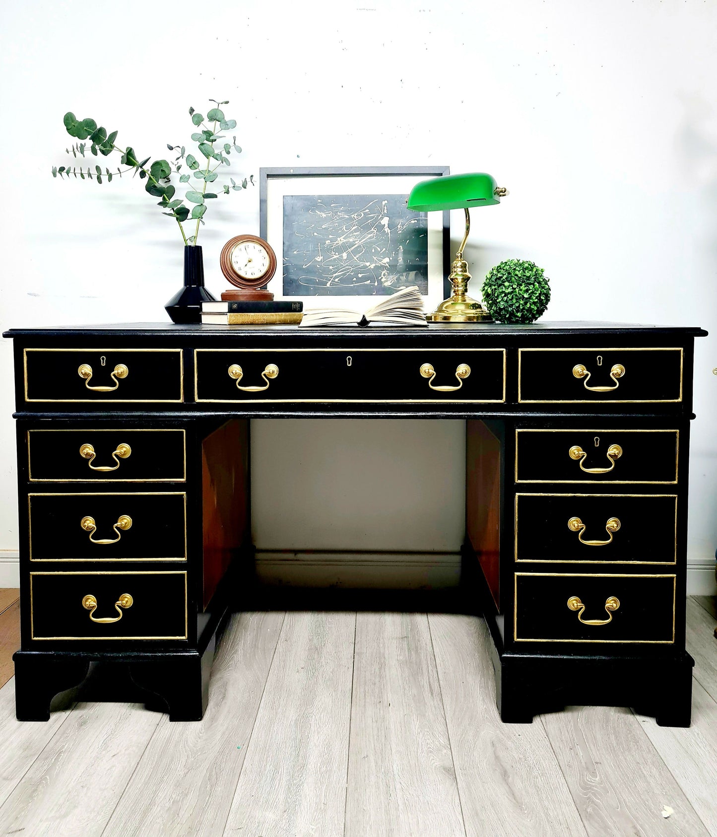 Black and gold captains chest