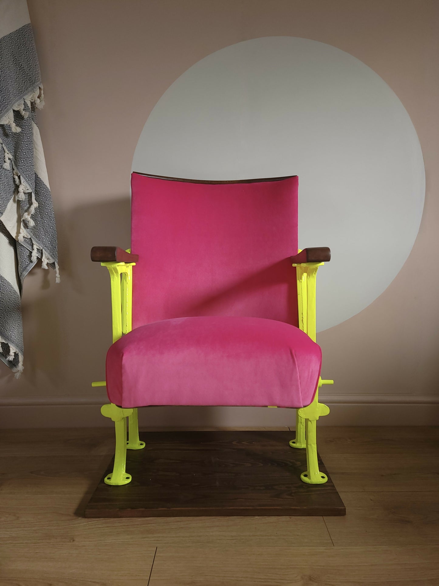 Neon pink cinema seat-front on-seat down-Orange Otter