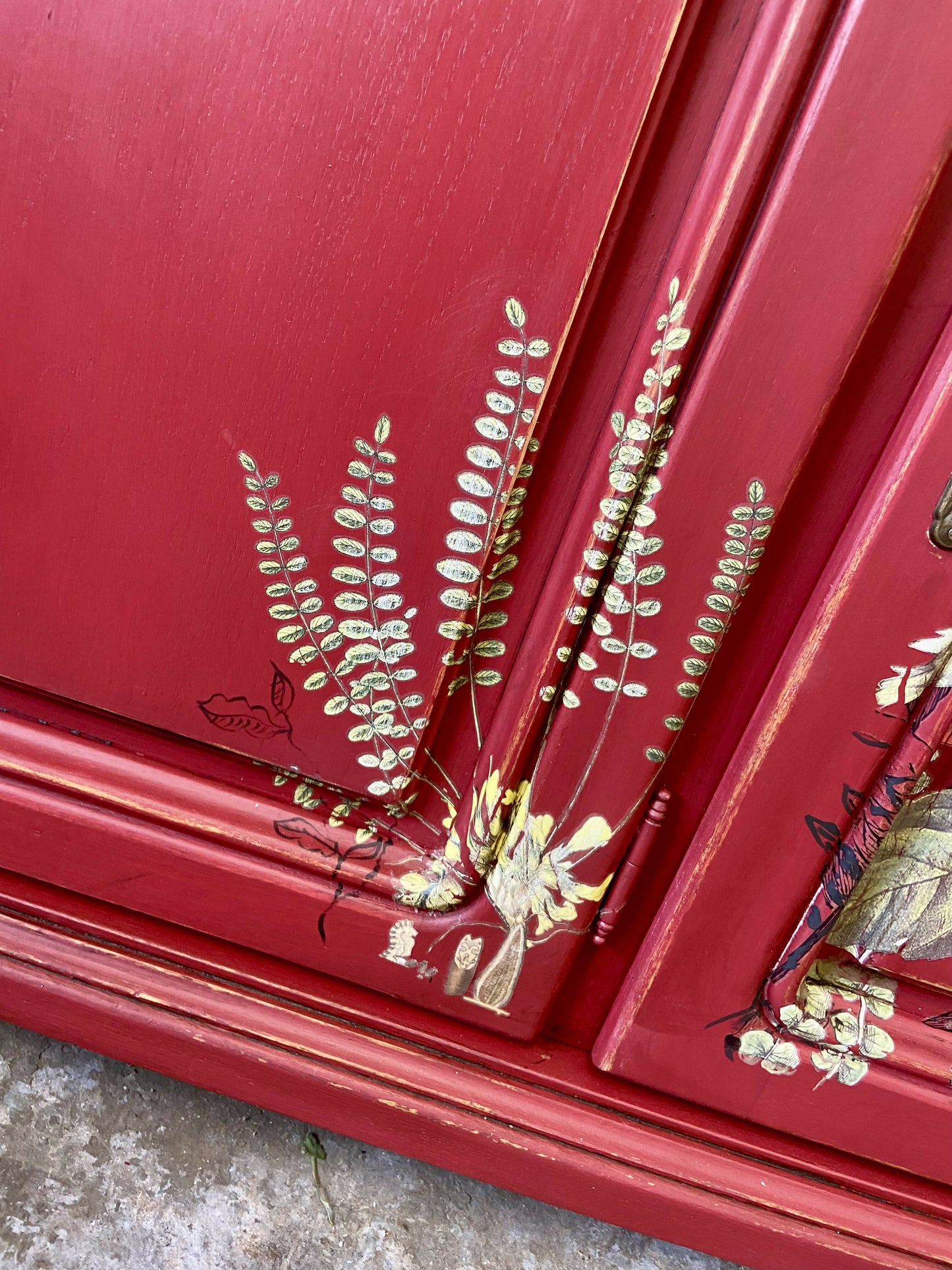 Sideboard Red Floral Decorated
