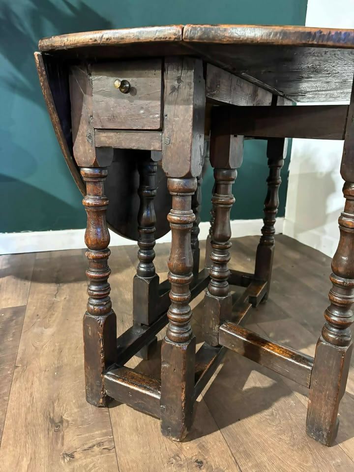 Early Georgian Oak Drop Leaf Gateleg Tablez