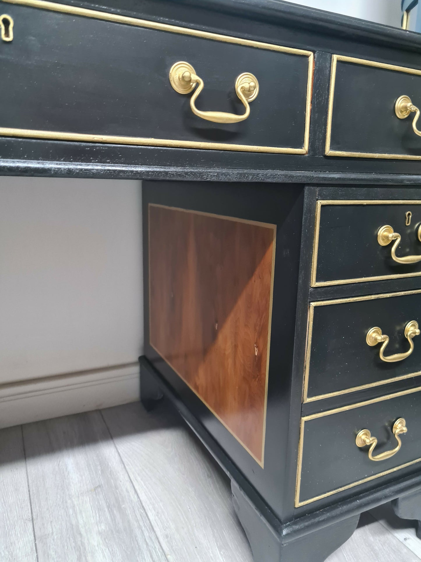 Black and gold captains chest