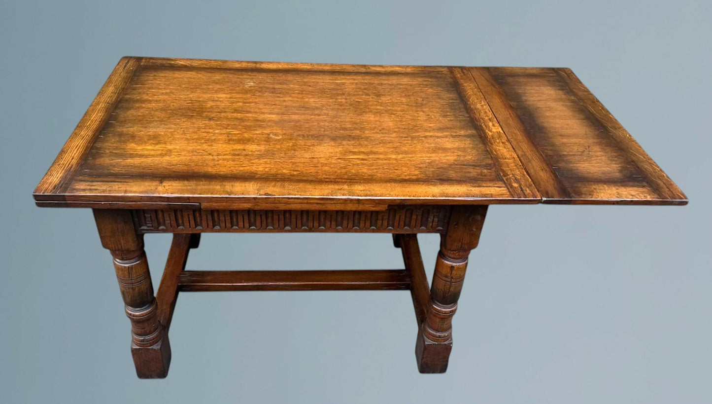 Titchmarsh & Goodwin Oak Draw Top Extending Dining Table / Draw Leaf Table
