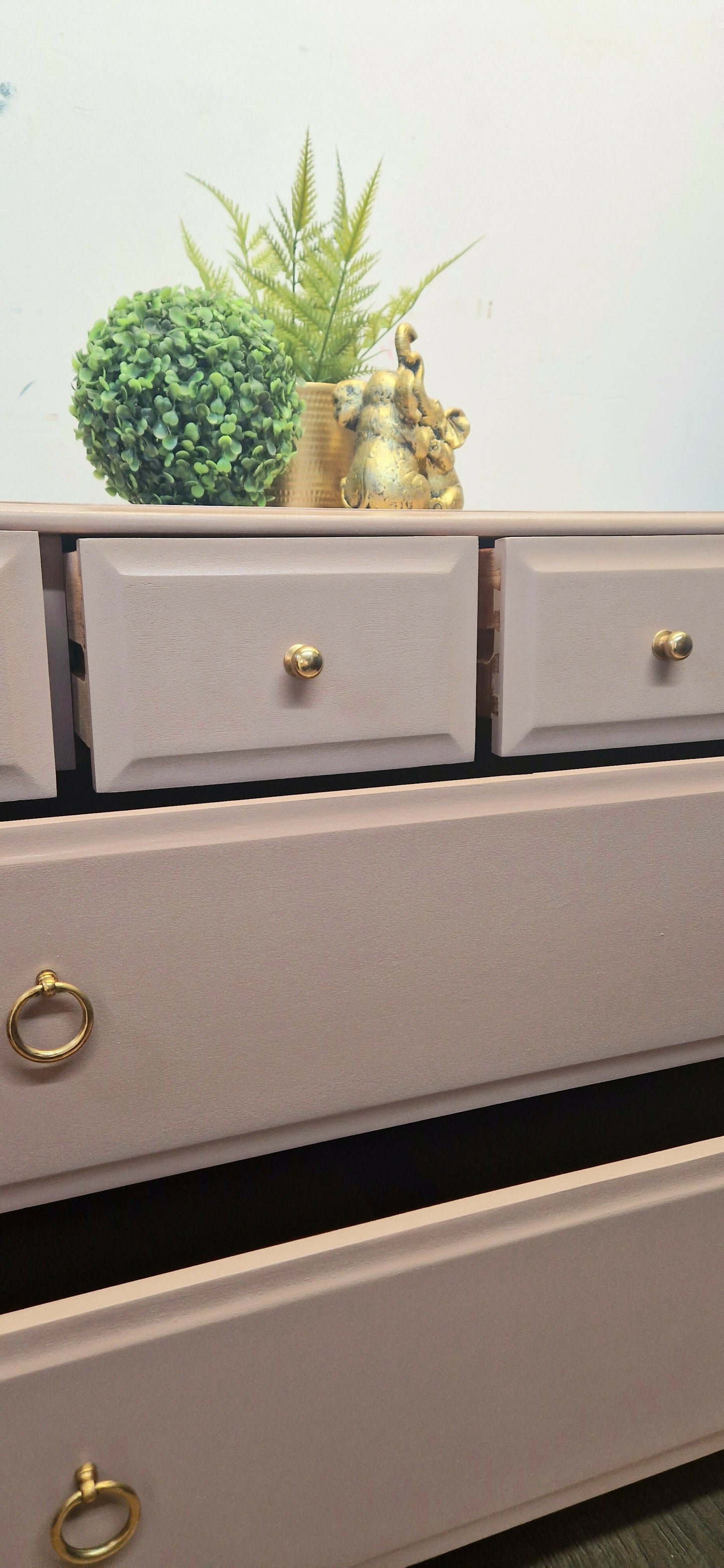 Stag Minstrel Chest of Drawers in pink