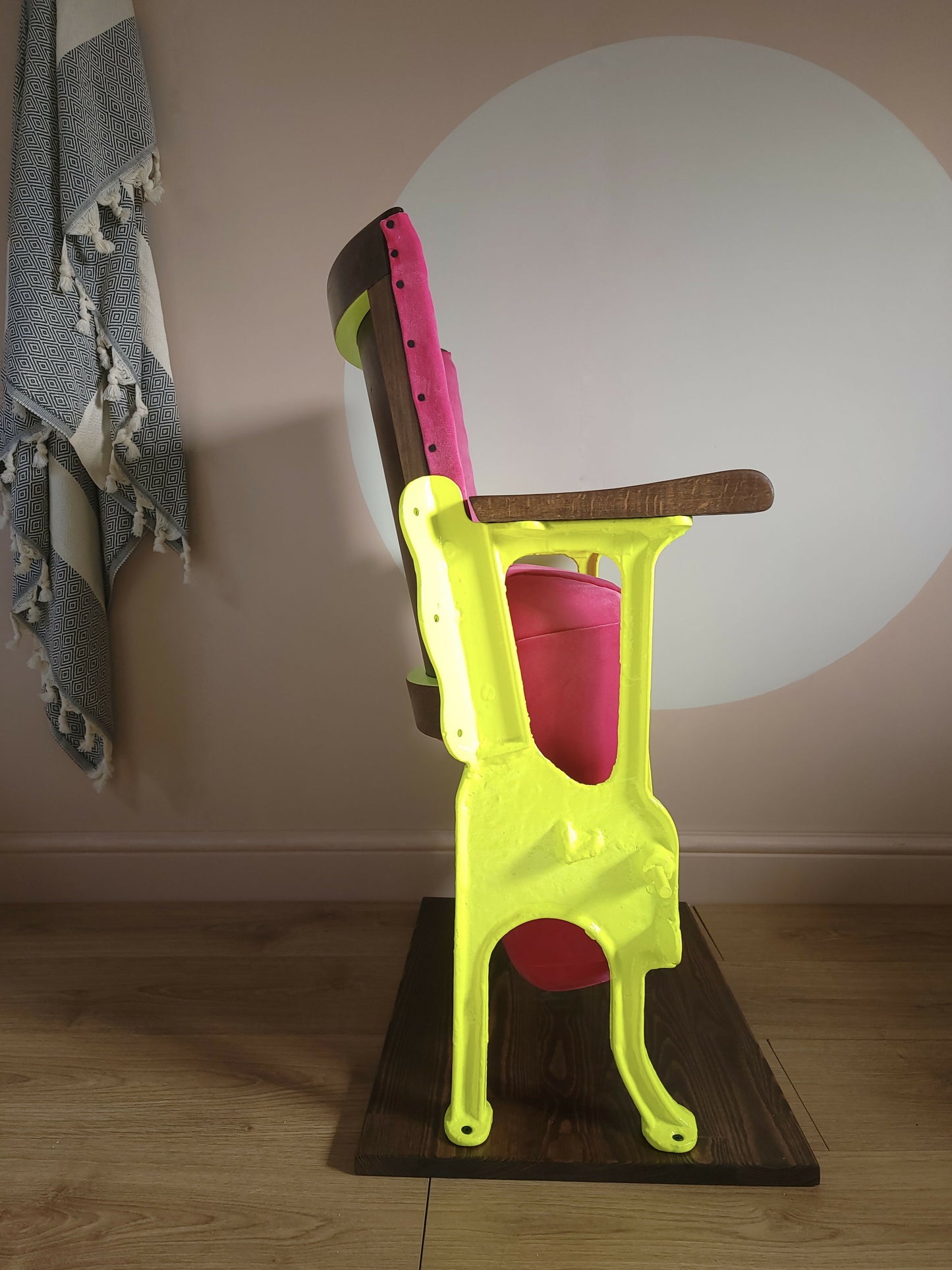 Neon pink cinema seat-side view-seat up-Orange Otter