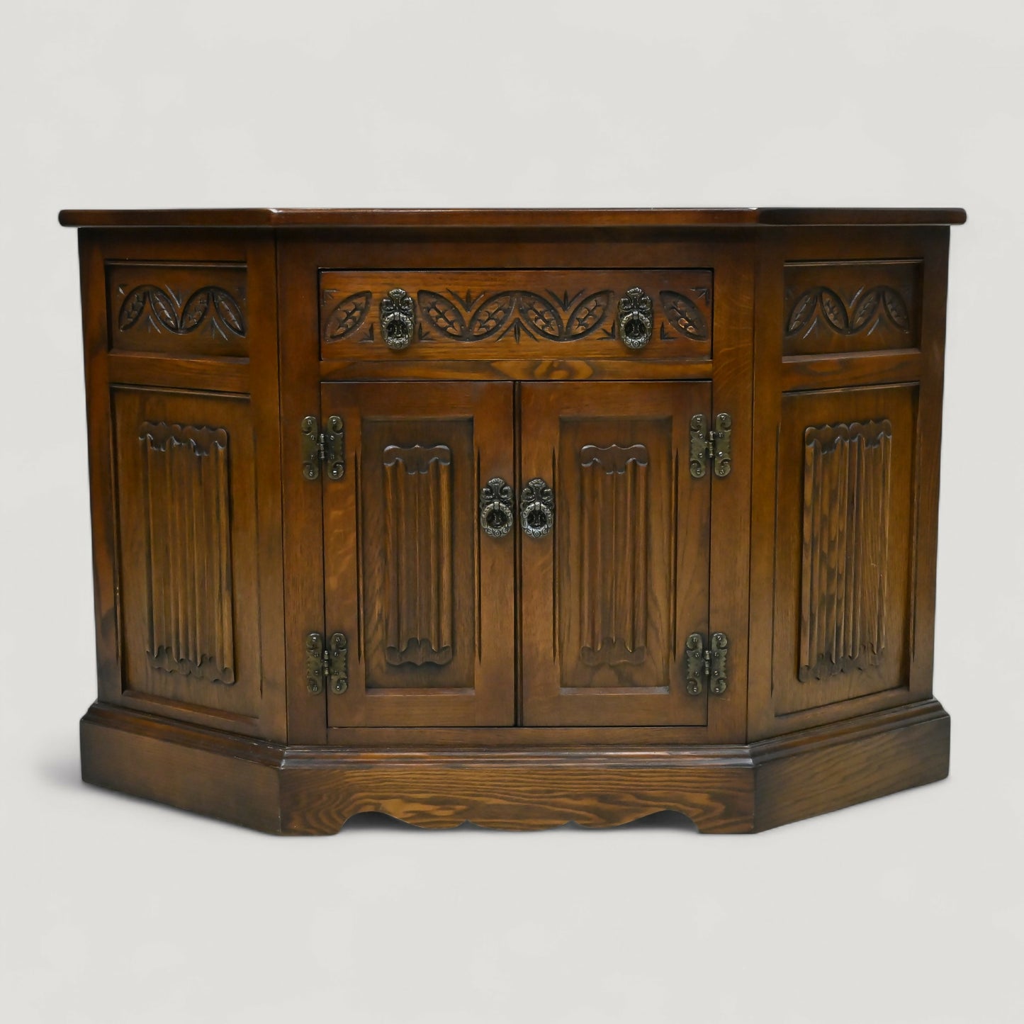 Old Charm Canted Cupboard/Sideboard Light Oak Finish #2198 FREE UK Delivery*. SBR10894/0309E