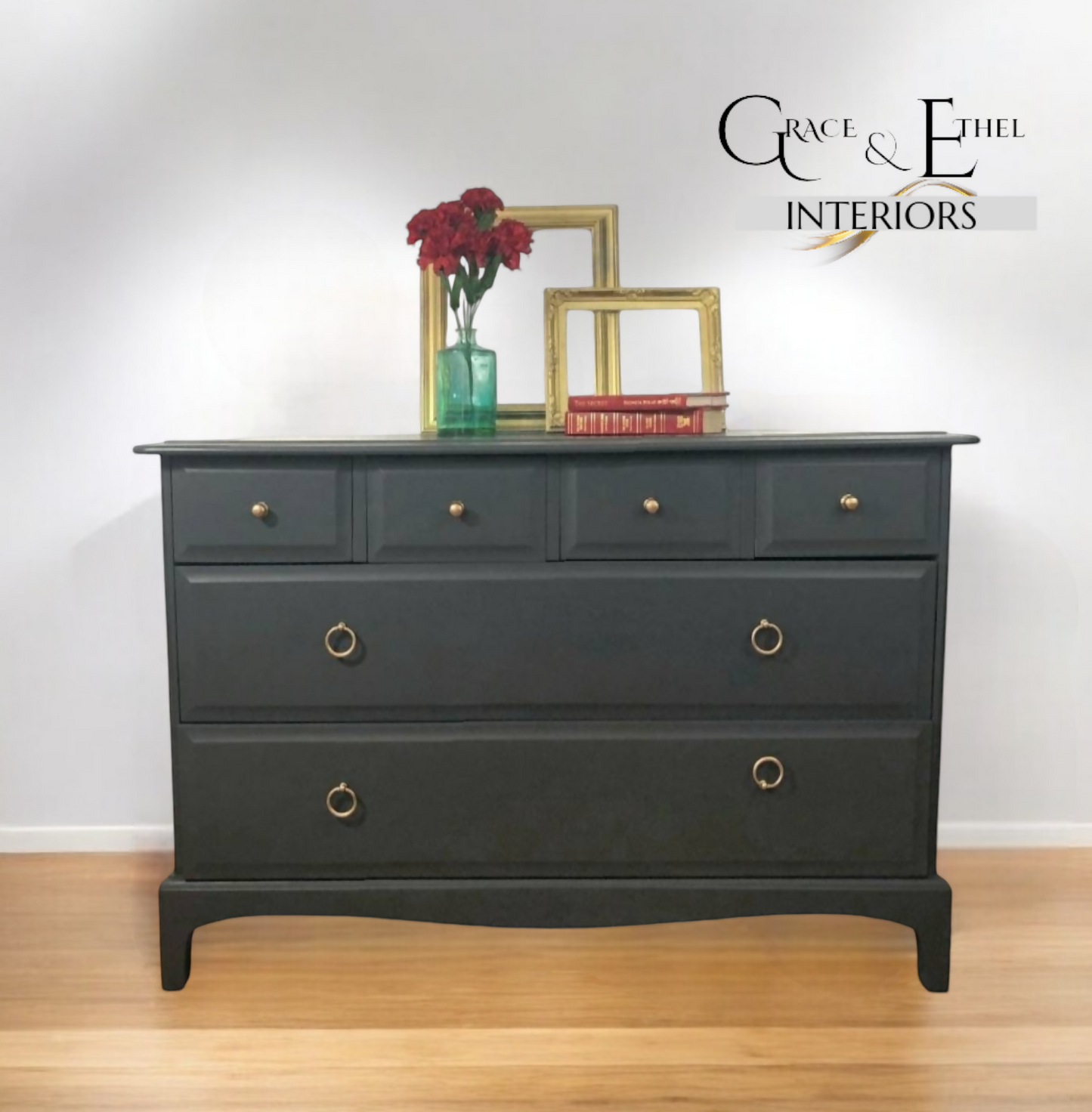 Stag minstrel dark grey chest of drawers