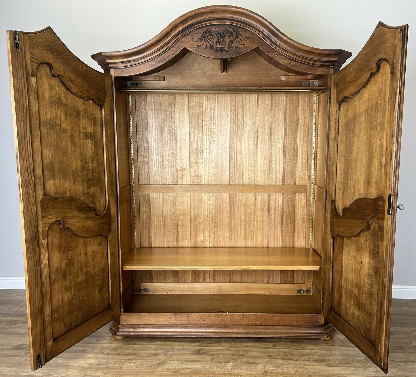 Wardrobe Vintage French Style Oak Two Door Bedroom Storage Armoire LOT 6489