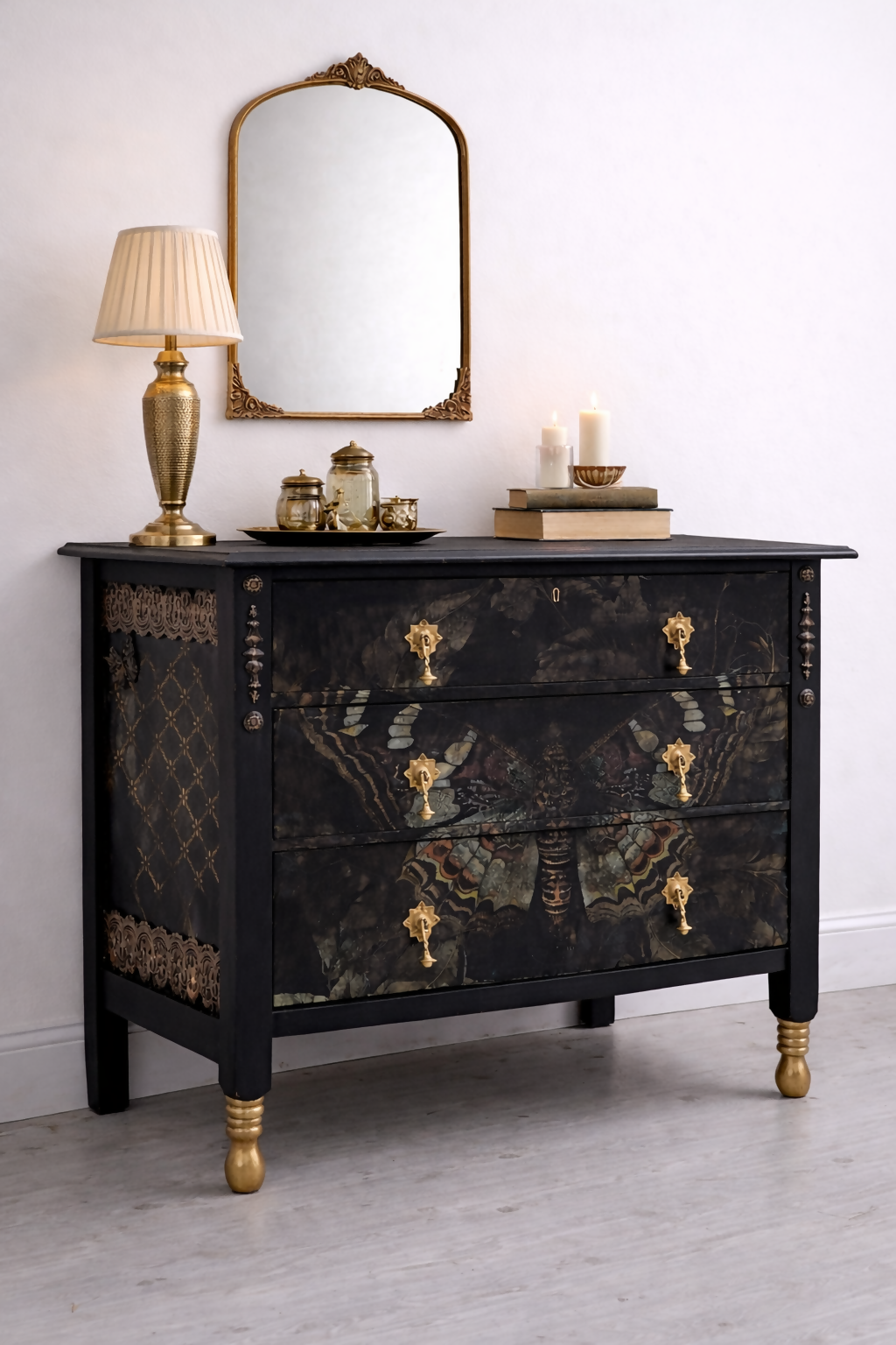Vintage chest of drawers in dark green and black