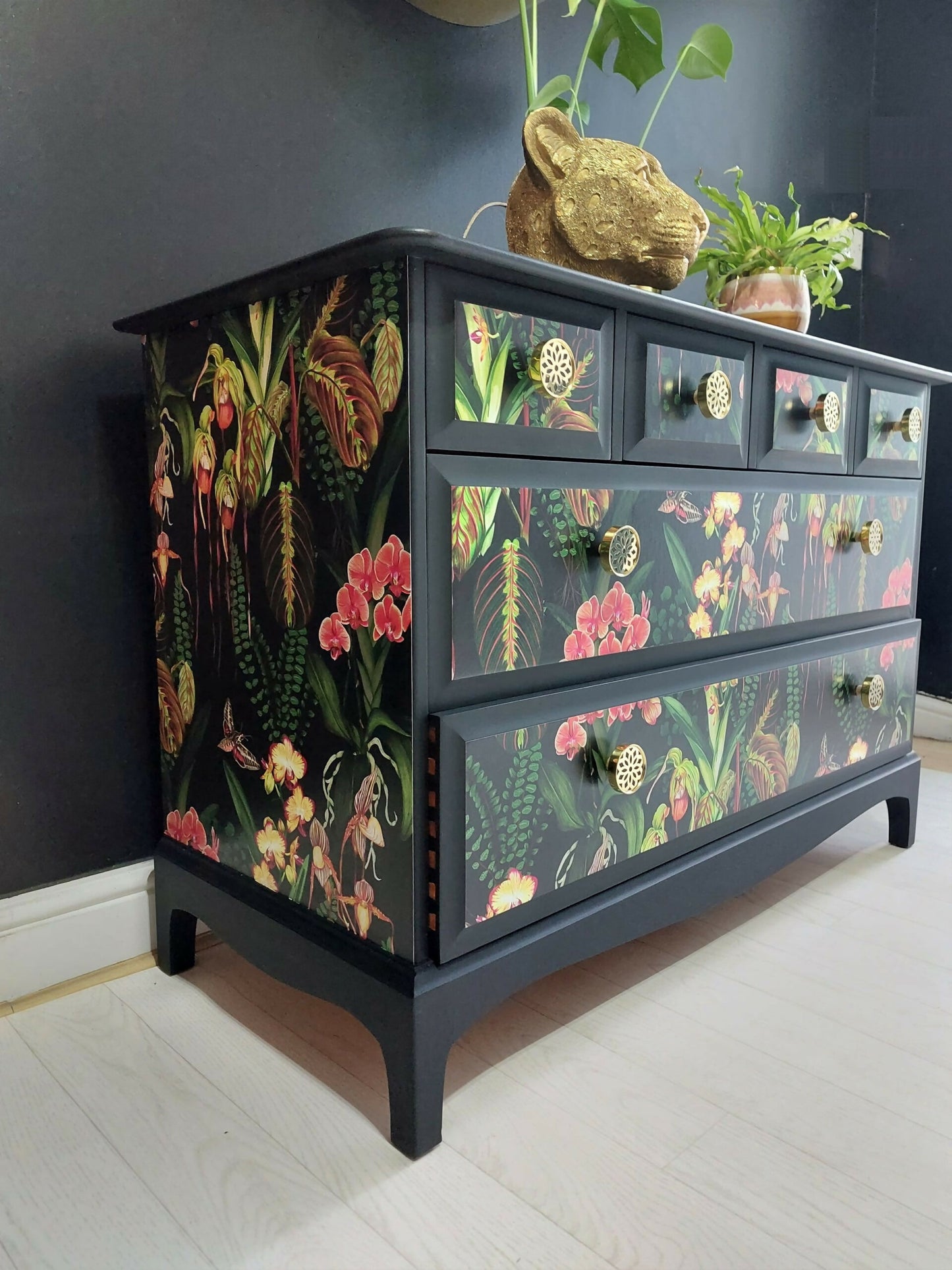 Vintage-chest-of-drawers-2a