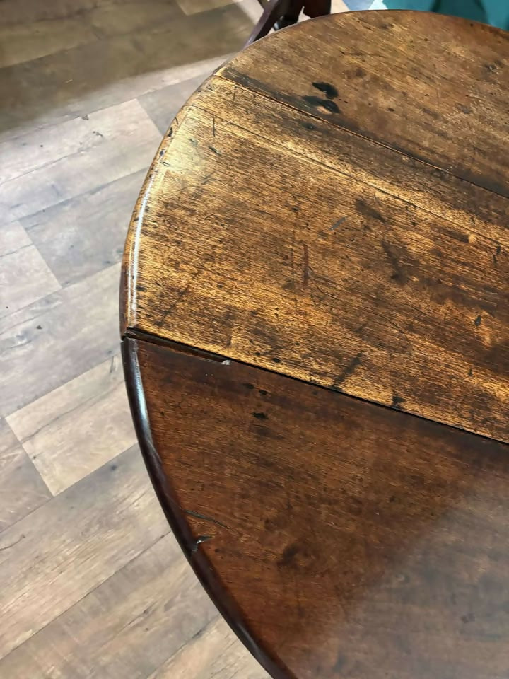 Antique Walnut Drop Leaf Tablevv