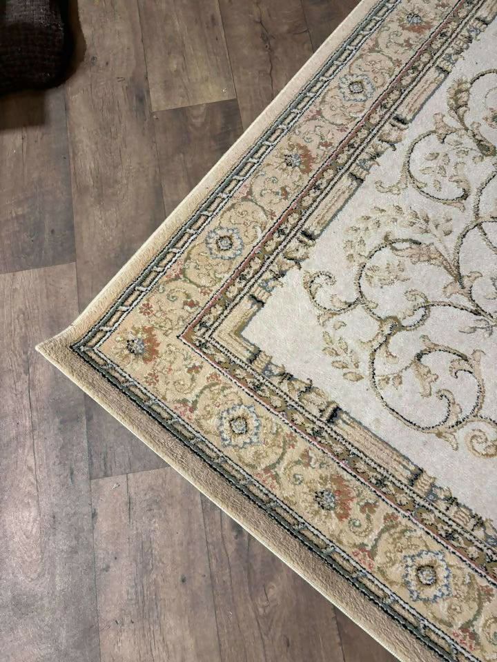 Contemporary Cream Patterned Rugas