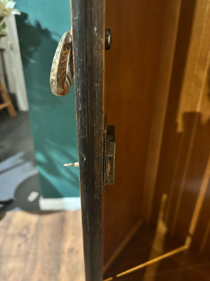 Vintage Jacobean Style Carved Medium Oak ladies Wardrobe004