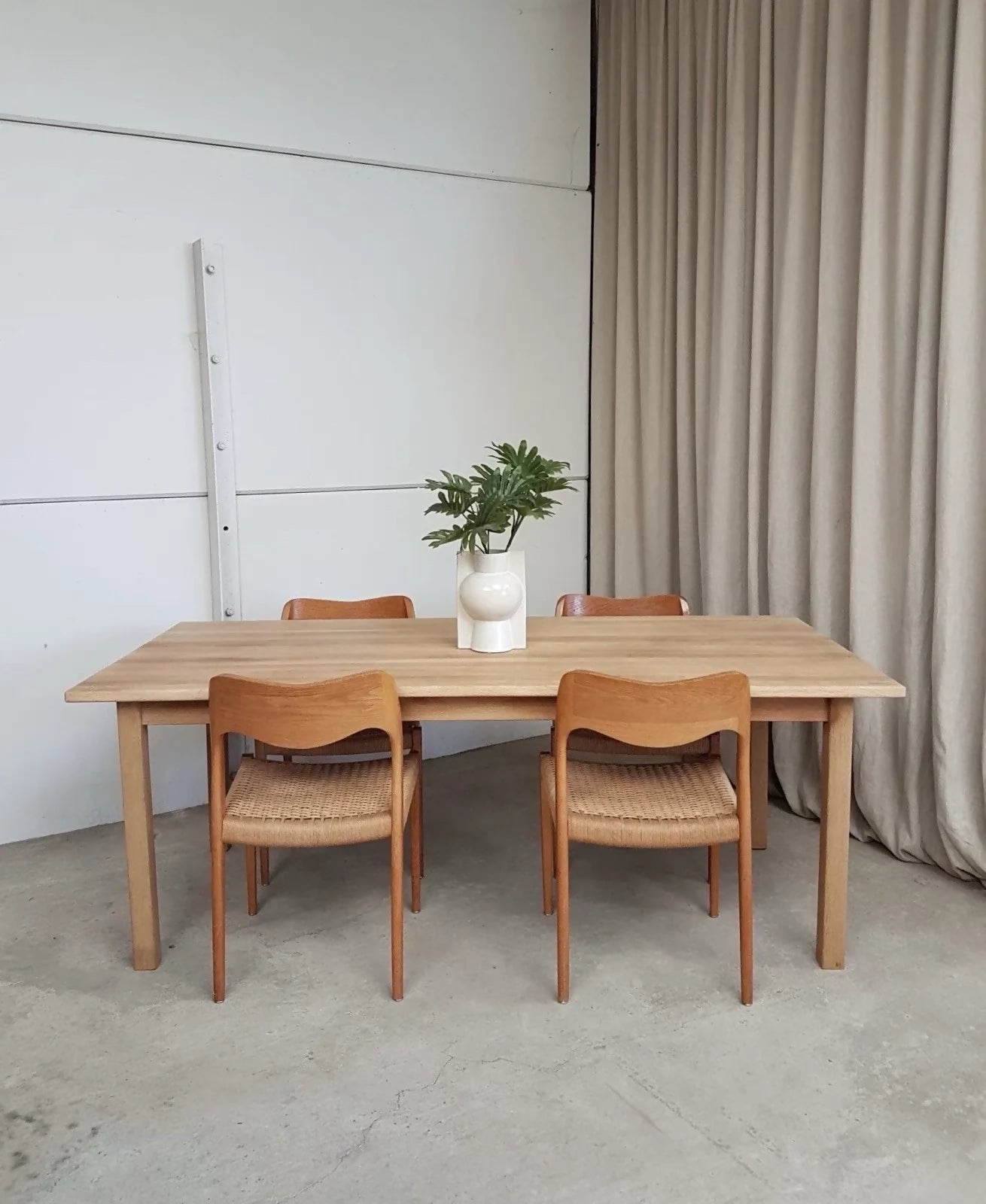 Vintage Late Mid Century Solid Oak Danish Dining Table Retro Scandi R915