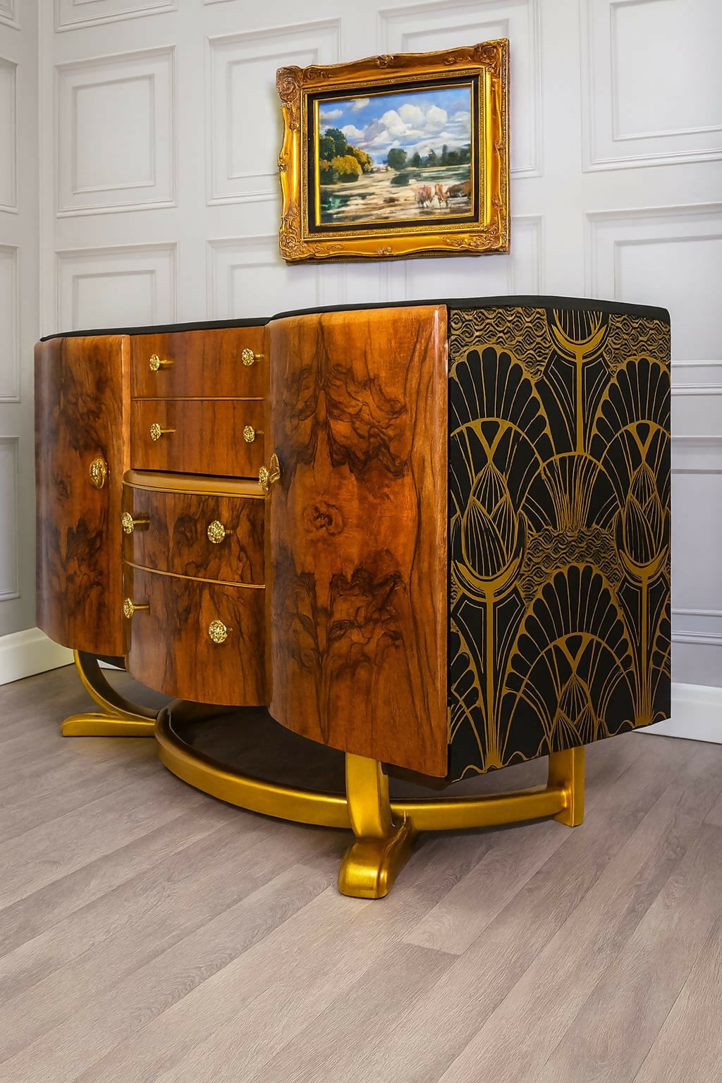 Beautiful Art Deco Walnut Drinks Cocktail Cabinet