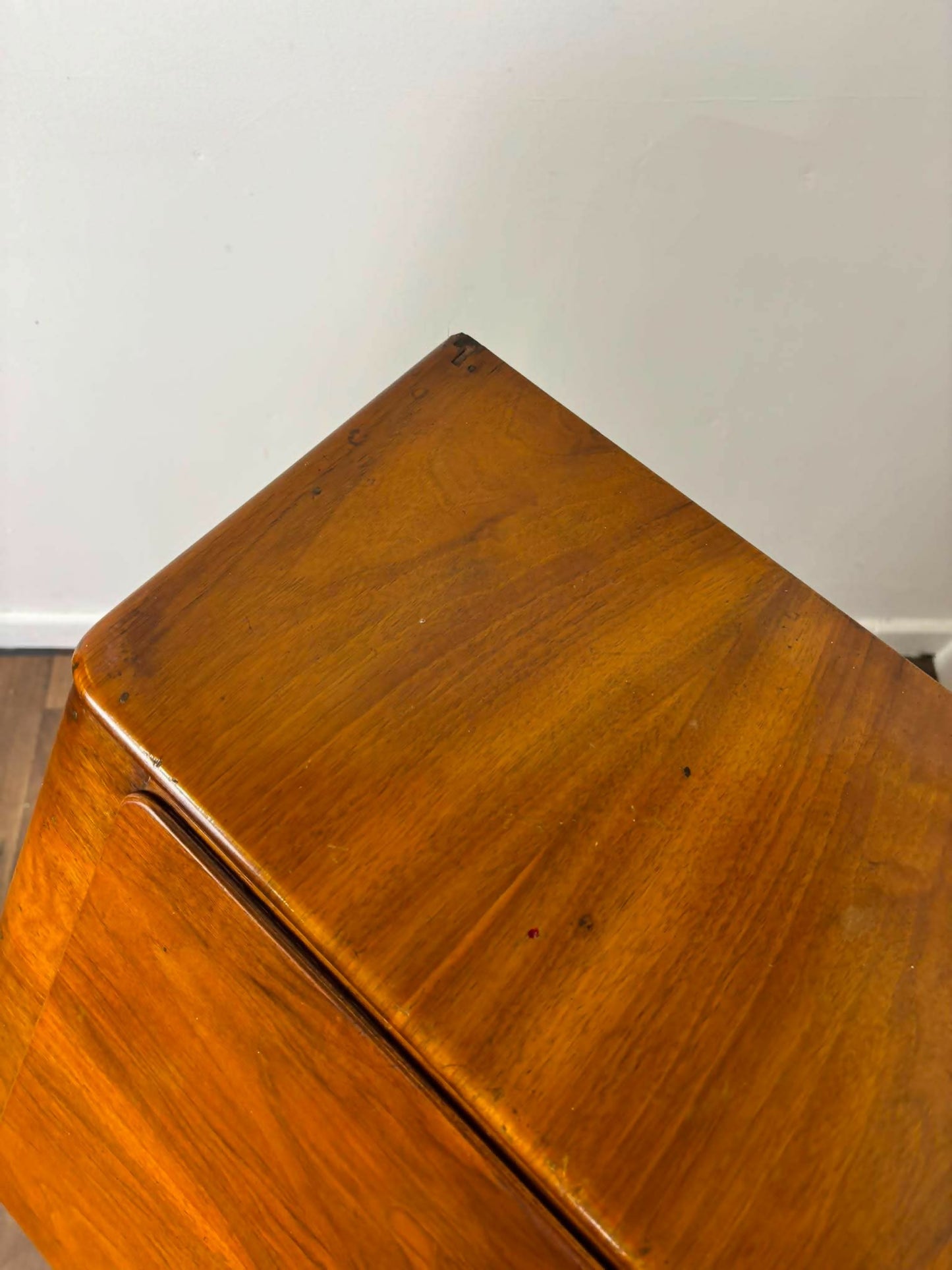 Early 20th Queen Anne Style Figured Walnut Bureau