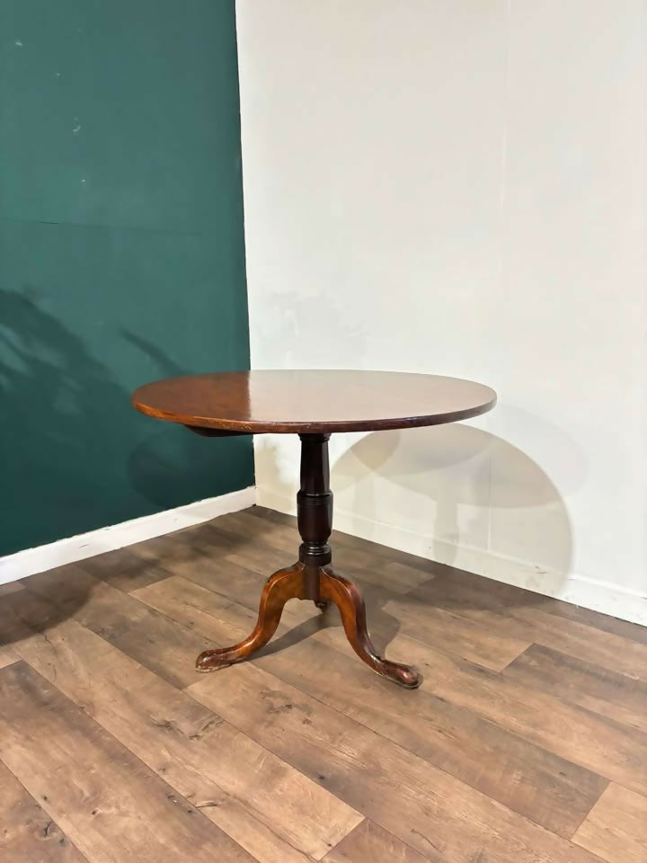 19th Century Mahogany Tripod Tablenn