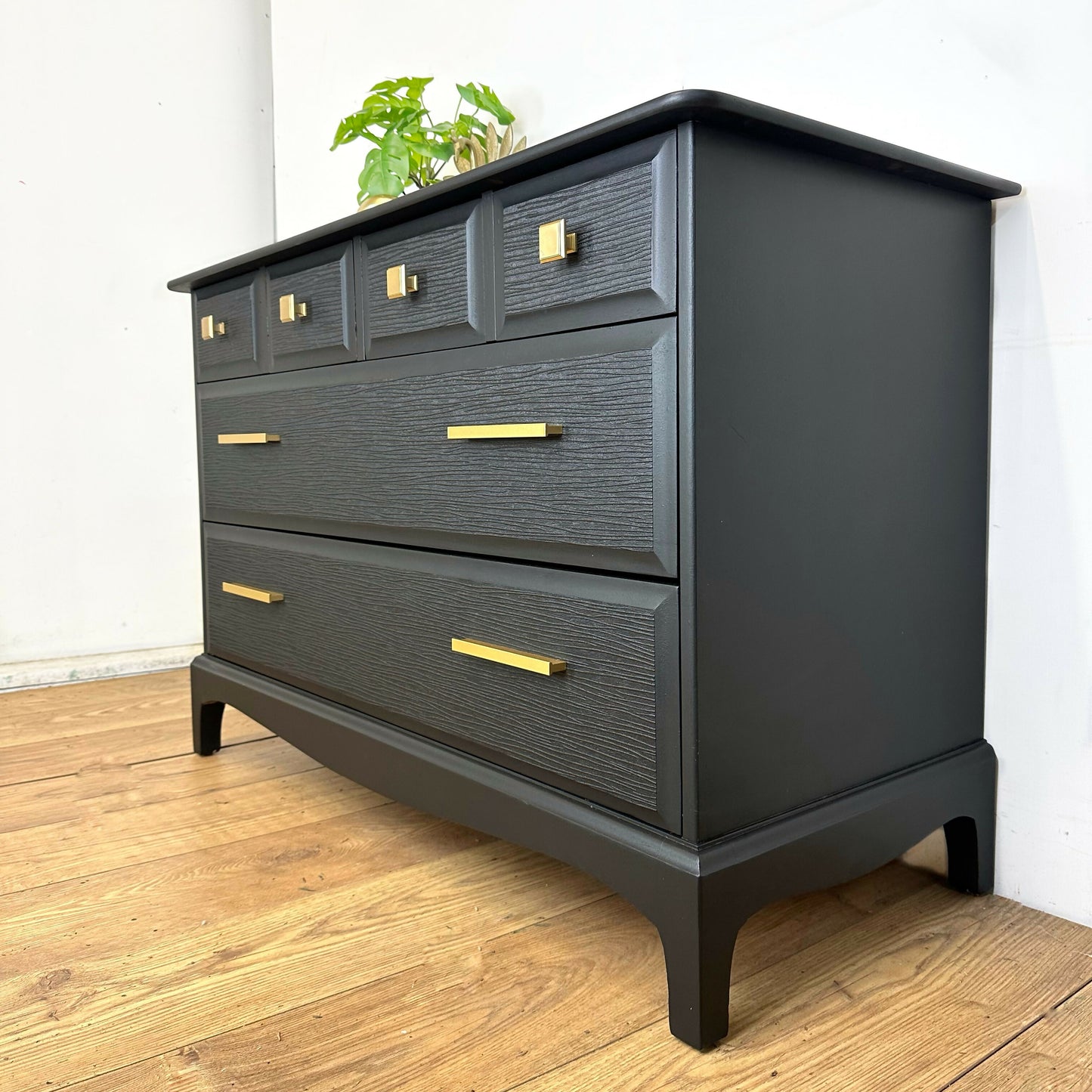 Refinished Mid Century Stag Minstrel Chest of drawers, black, vintage dresser