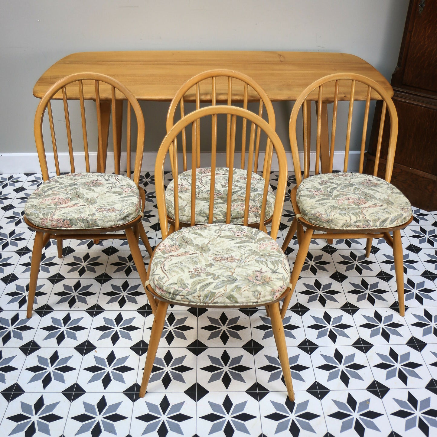 Four Ercol Windsor 370 Dining Chairs with 382 Elm Plank Dining Table