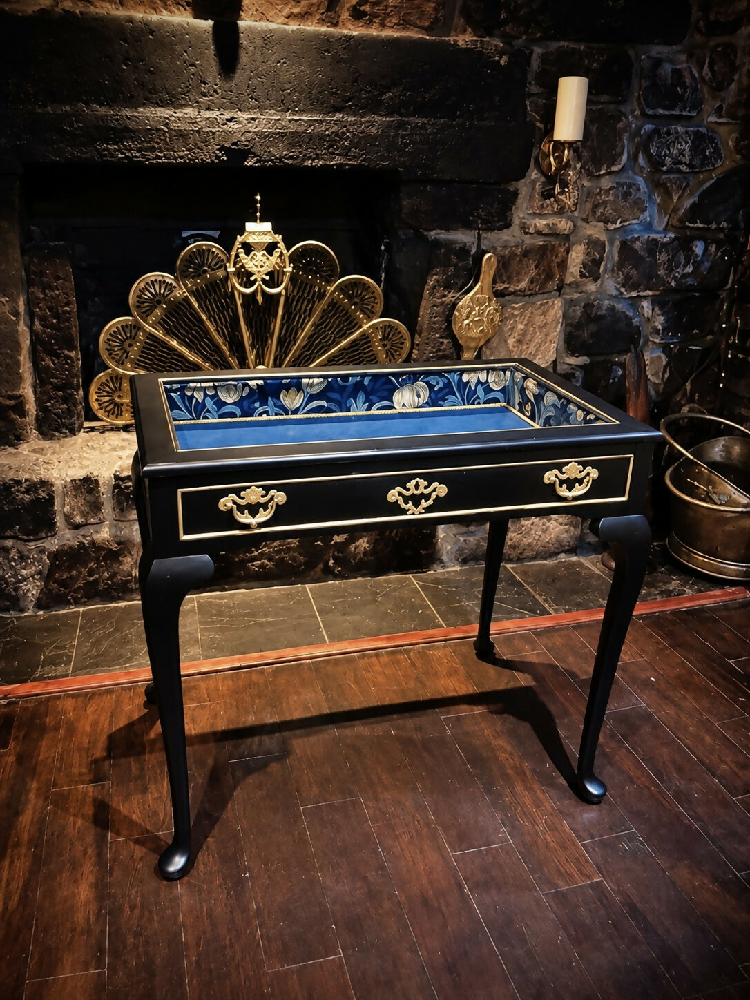 Vintage Queen Anne Style Bijouterie Jewellery Display Table in Black & Gold with William Morris Interior