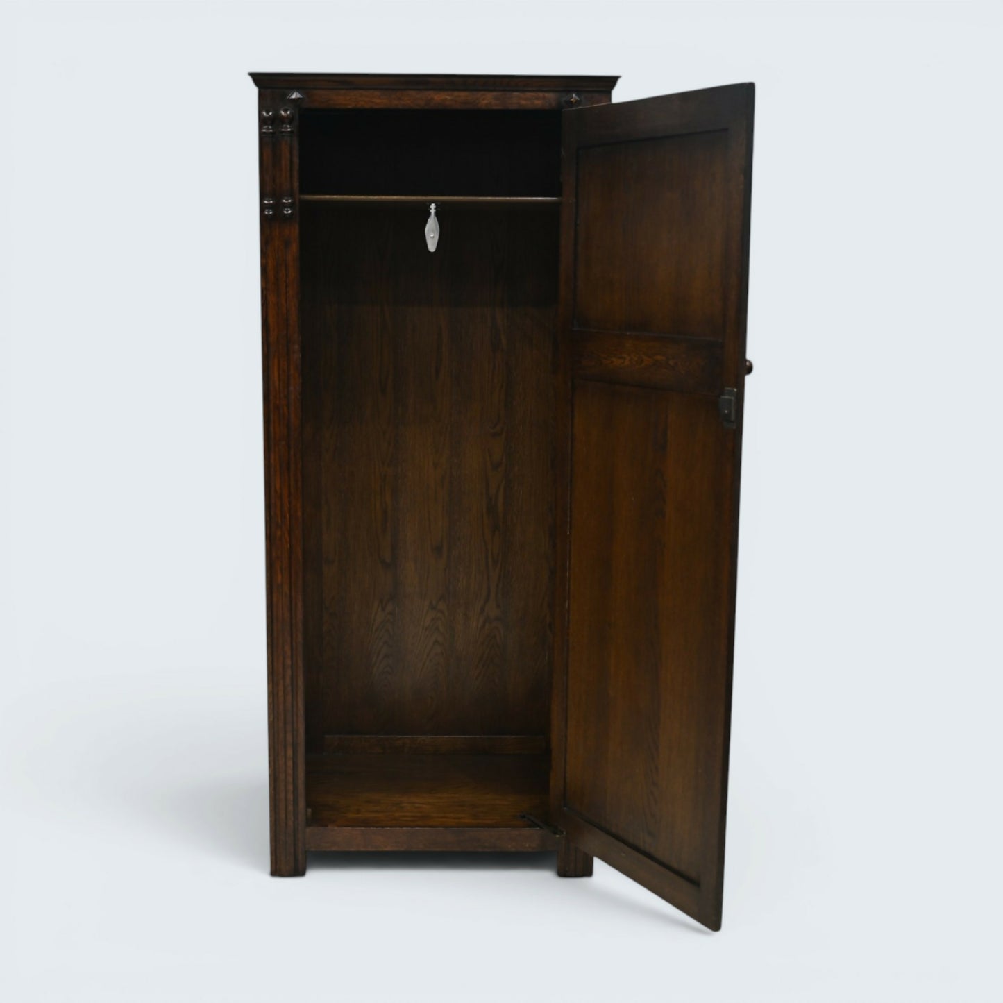 Vintage Oak Hall Cupboard/Wardrobe Gentleman's Wardrobe Carvings FREE DELIVERY*