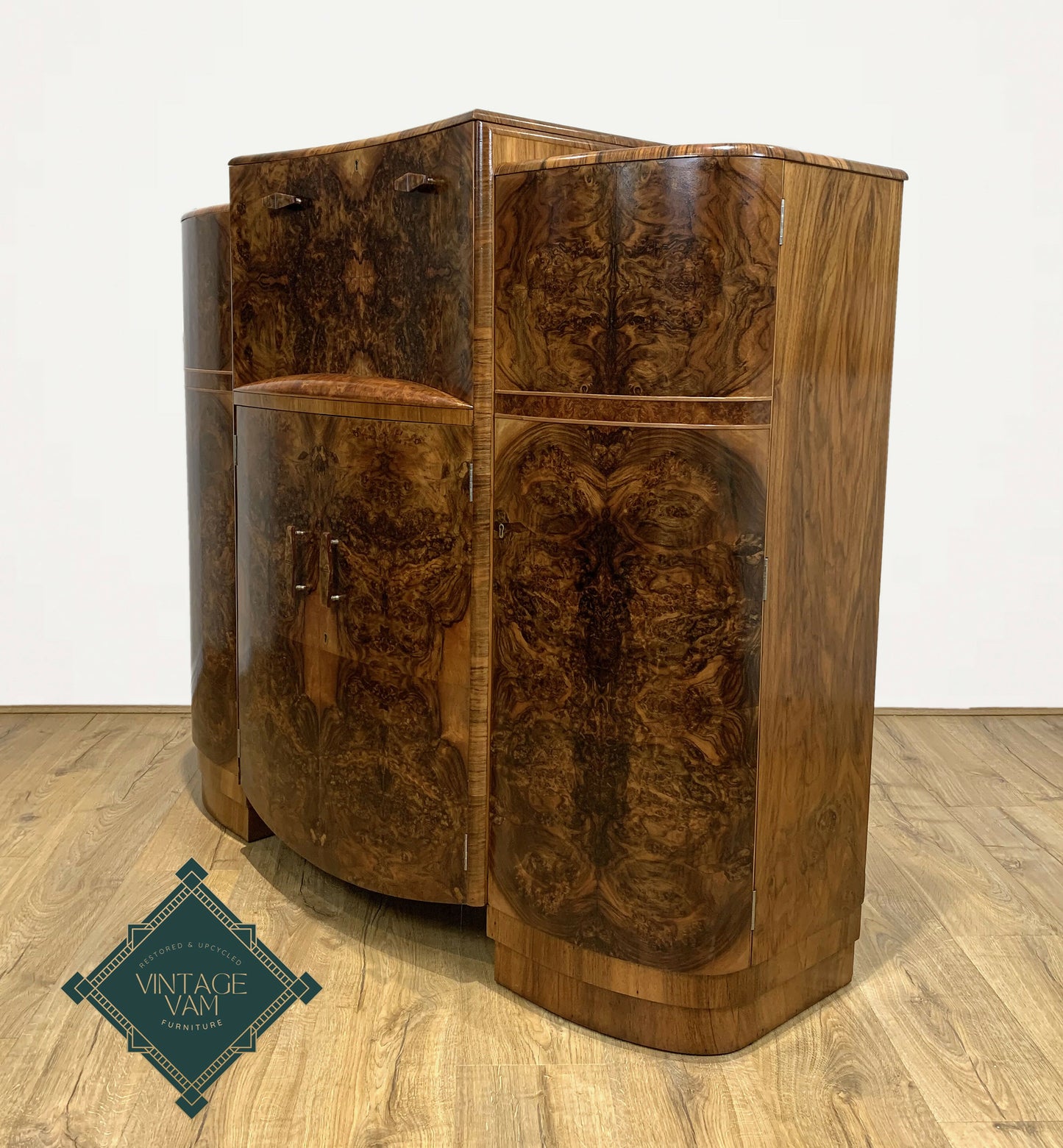 Art Deco drinks cocktail cabinet