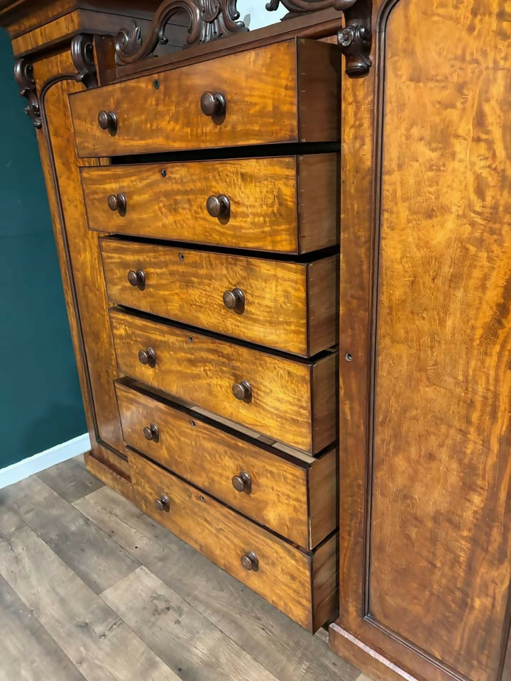 Victorian Gentleman's Sentry Wardrobe99