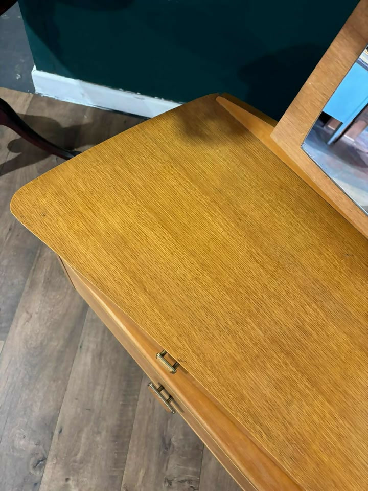 Lebus - Mid Century Dressing Tablez