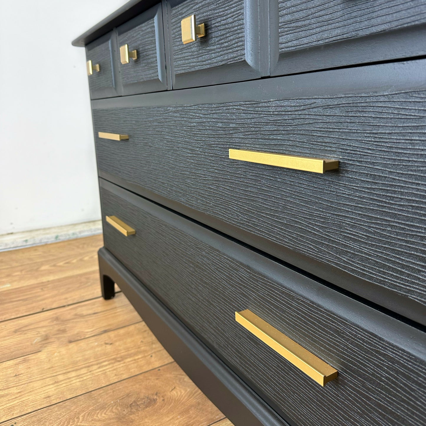 Refinished Mid Century Stag Minstrel Chest of drawers, black, vintage dresser