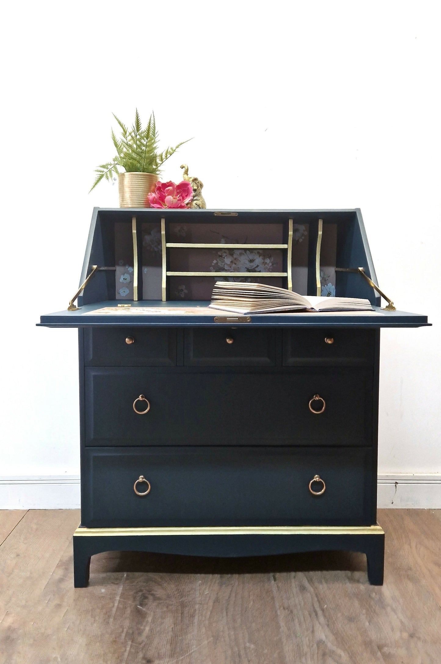Stag minstrel bureau