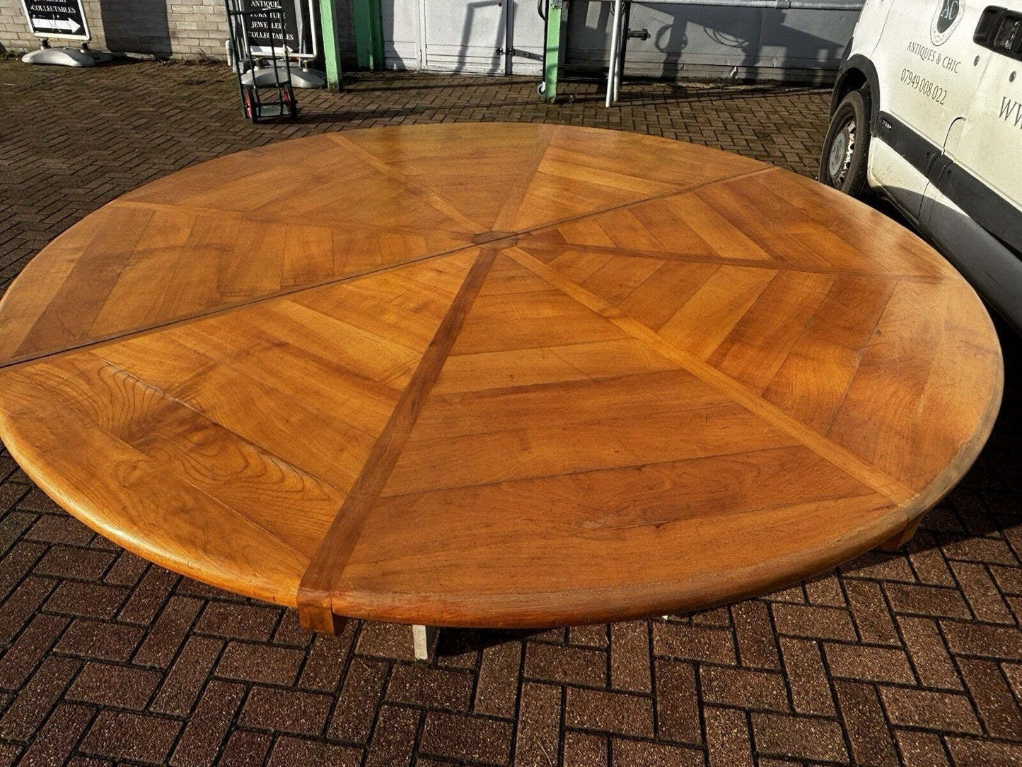 Mid Century Dining Table. Fabulous Quality, Seats 8 But Could Seat 10 12.