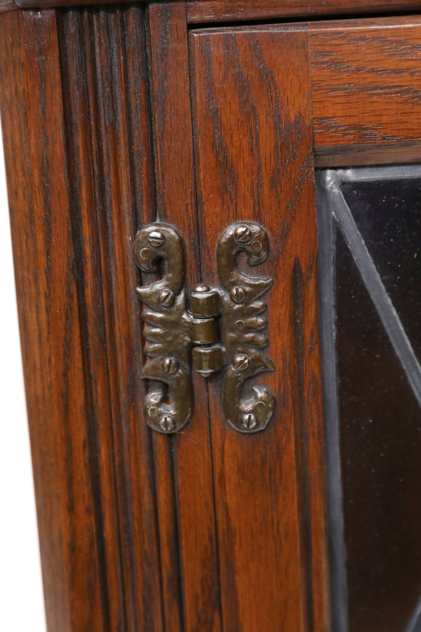 Old Charm Oak Hanging Corner Display Cabinet Tudor Brown #1914 FREE UK Delivery. SBR9573/1909D