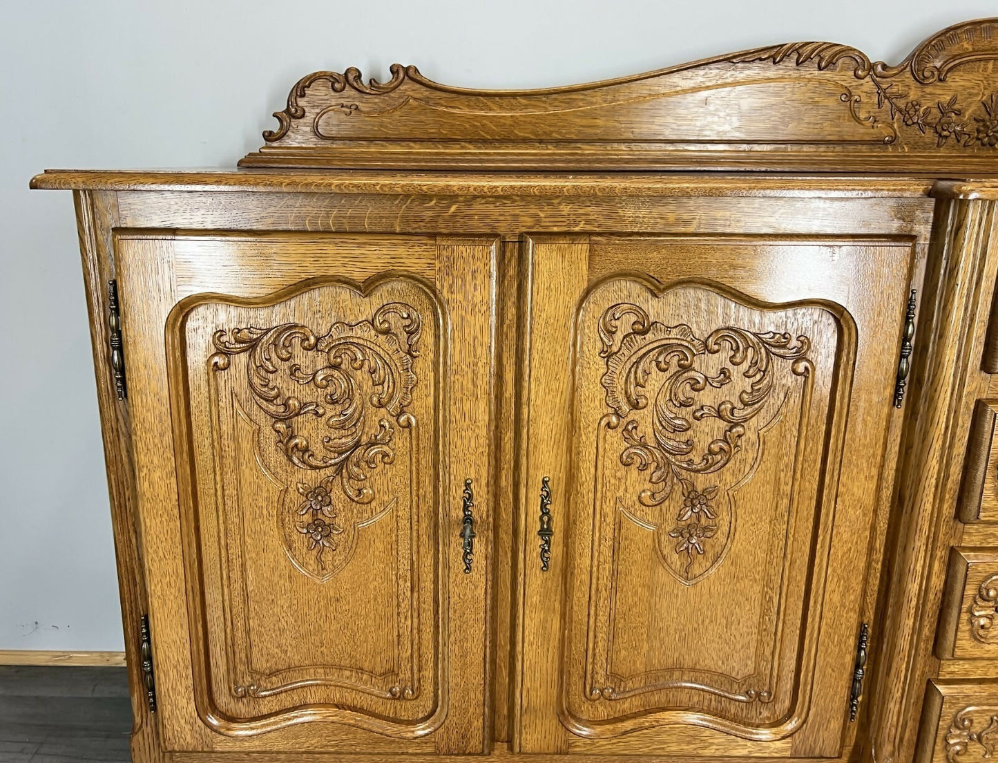 Sideboard Vintage French Louis XVI Style Oak Carved 4 Drawers Cabinet LOT 4075