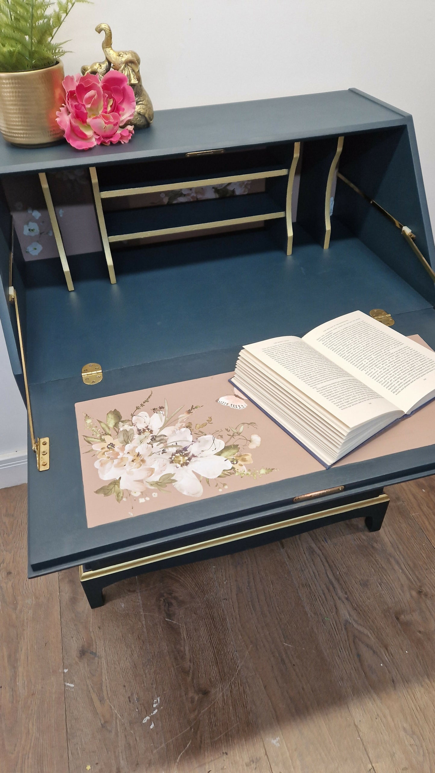 Stag minstrel bureau