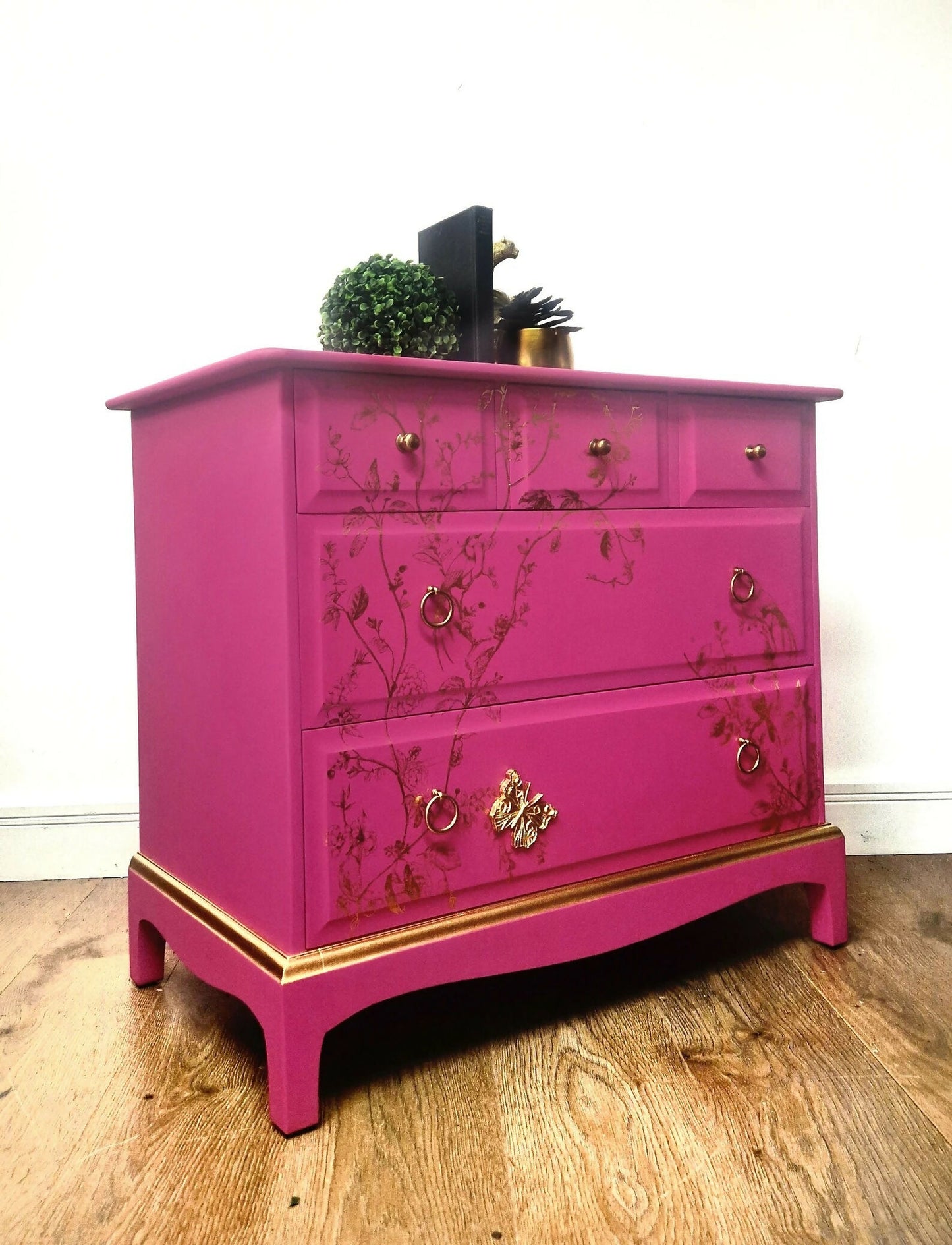 Stag chest of drawers in hot pink and gold
