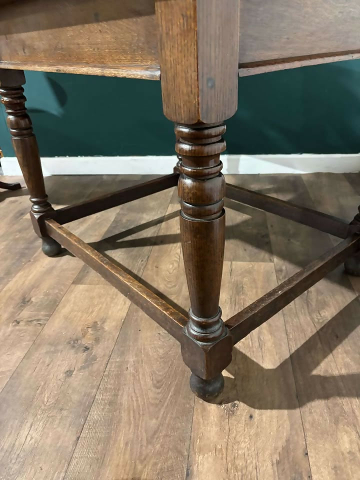 Victorian oak library table featuring xx
