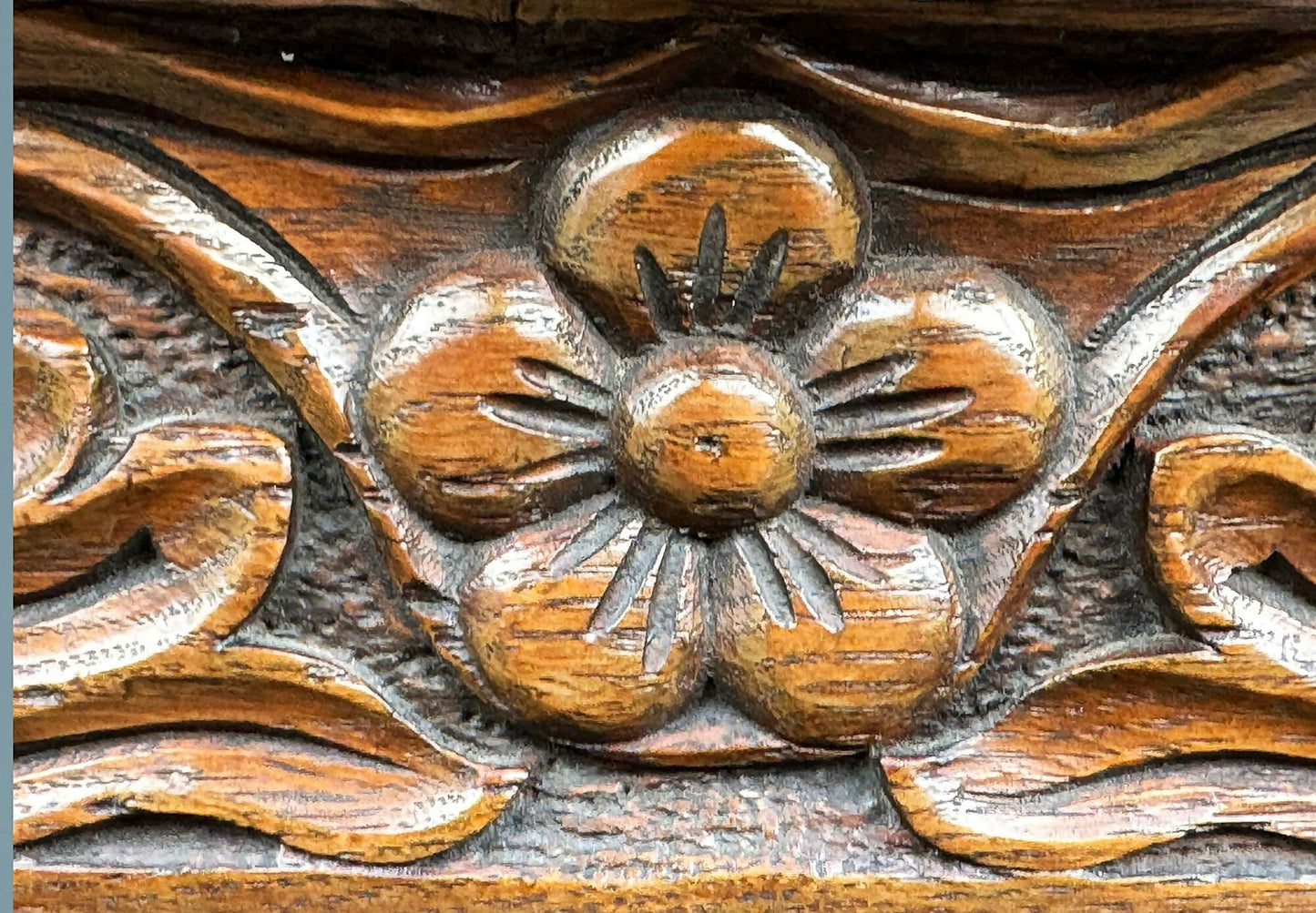 Large Oak Draw Leaf Dining Table