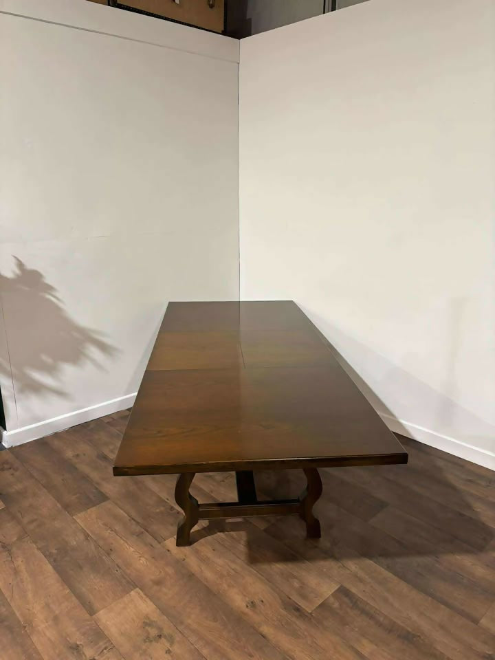 Large Extending Oak Draw Leaf Table