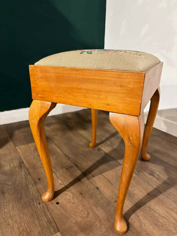Vintage Embroidered Stool4