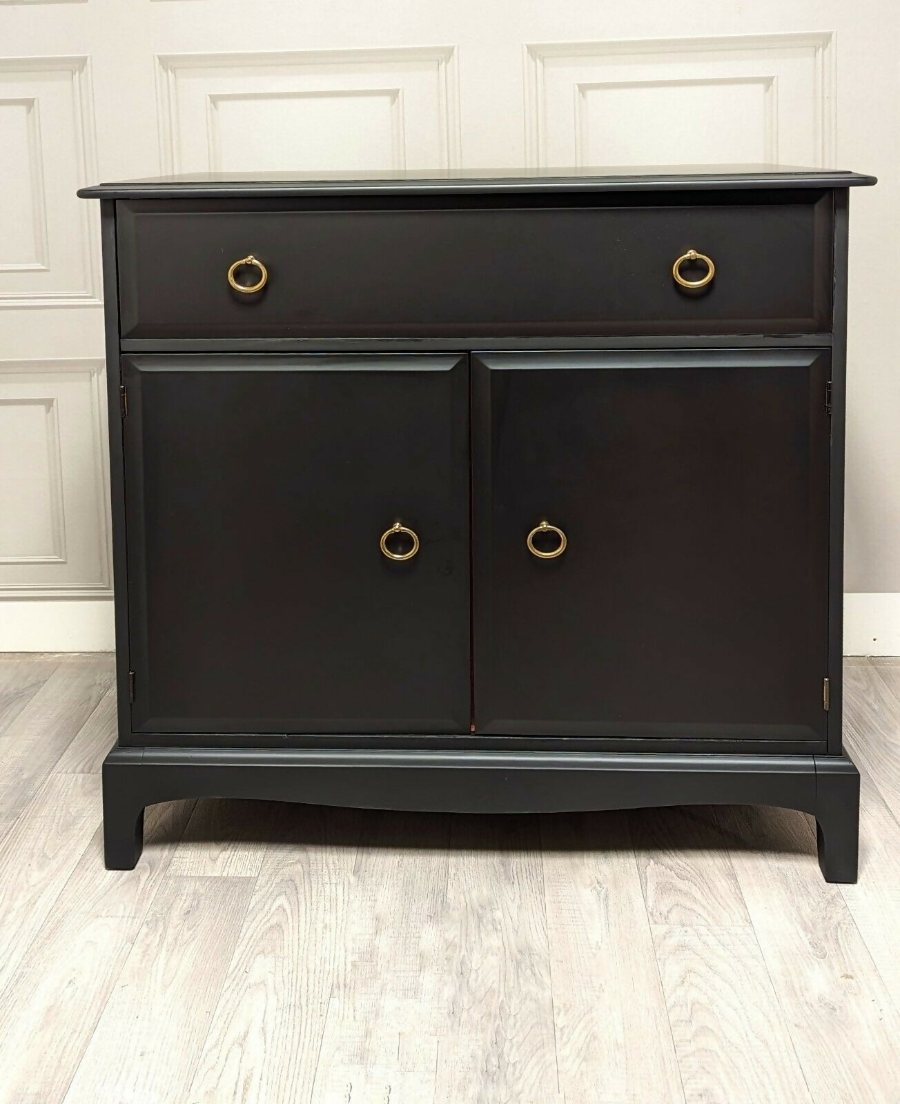 STAG Minstrel Drinks Sideboard Vintage Cocktails Cabinet Custom Spray