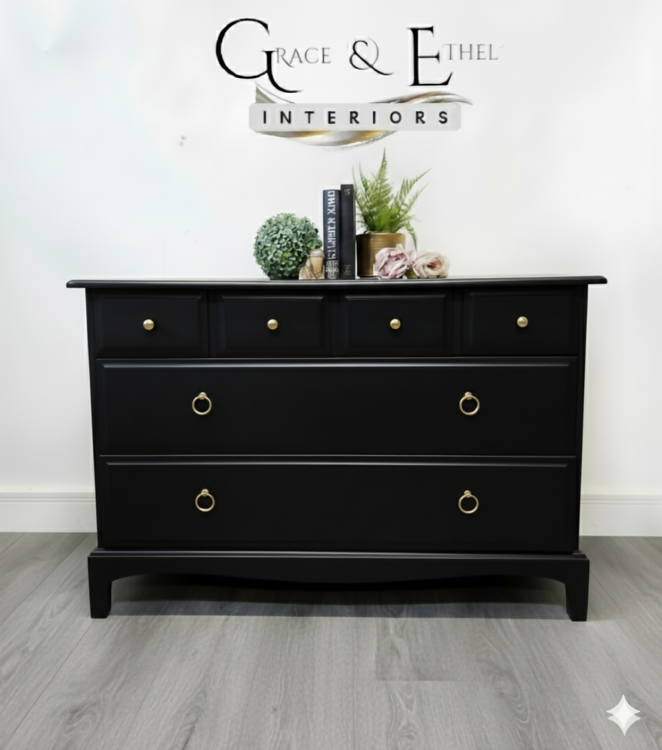 Stag minstrel chest of drawers in black