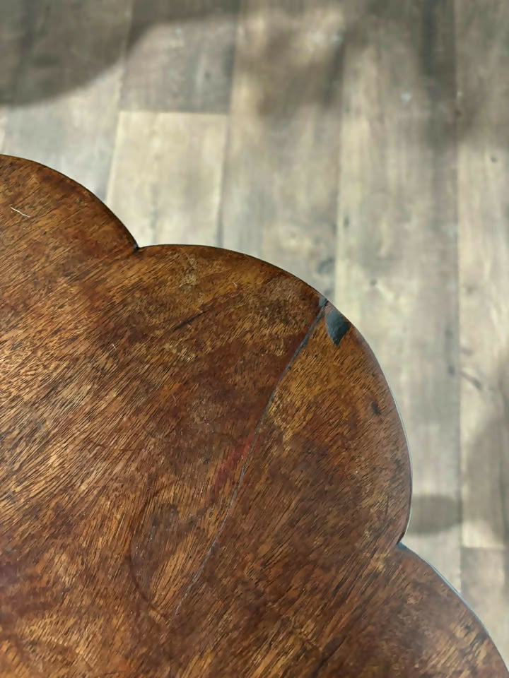 Georgian Mahogany Petal Top Pedestal Tripod Tablez