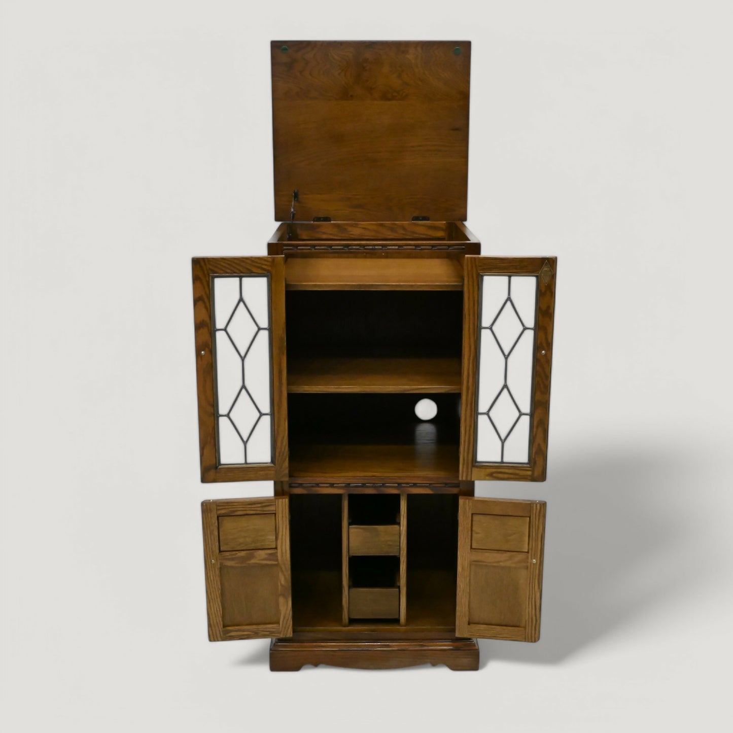 Old Charm Hi Fi/Record Cabinet 2 Adjustable Shelves Light Oak FREE UK Delivery. SBR9932/2012D