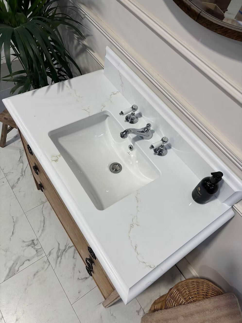 Traditional Wooden Bathroom Vintage Vanity Unit - Elizabeth I
