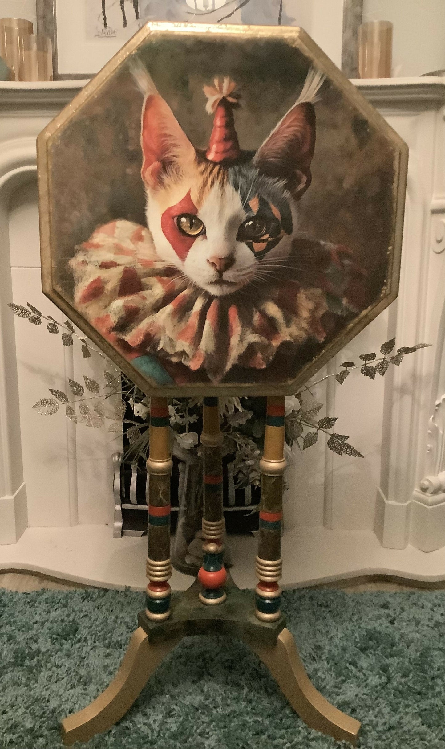 Clown cat occasional portrait table