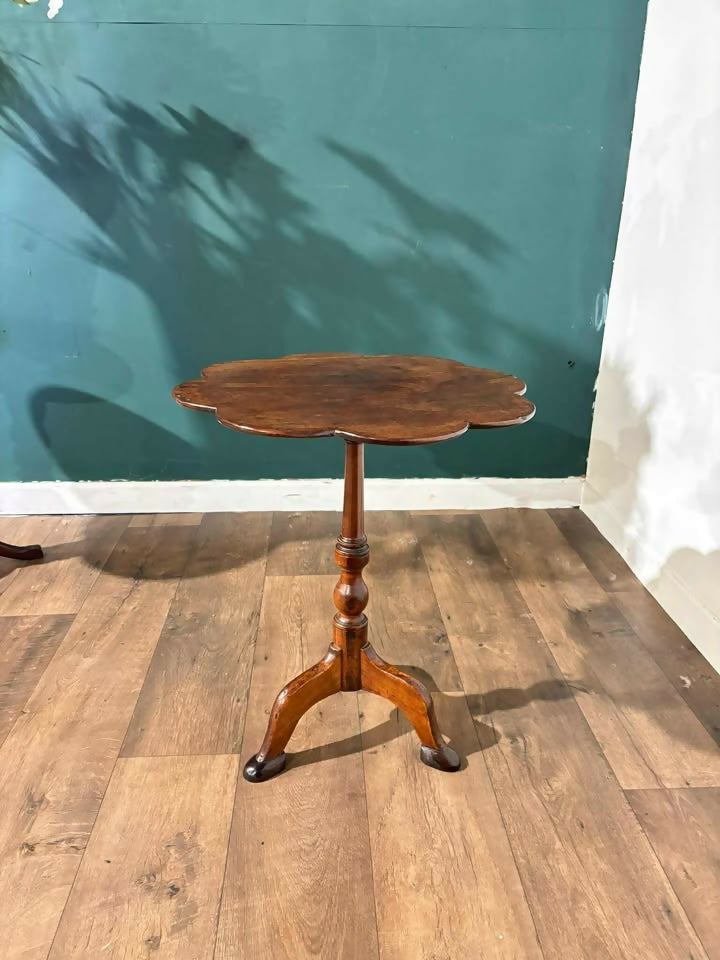 Georgian Mahogany Petal Top Pedestal Tripod Tablezx