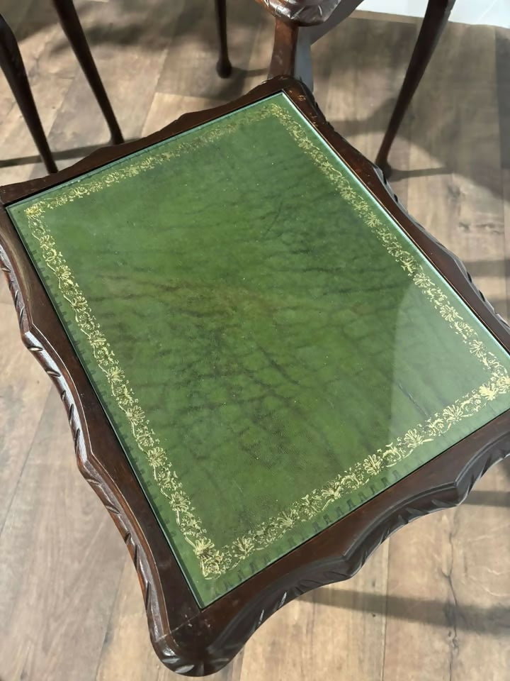 Mahogany Nest of Tables00