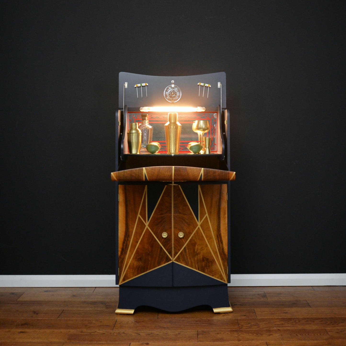 navy-art-deco- light-up-mirrored-interior