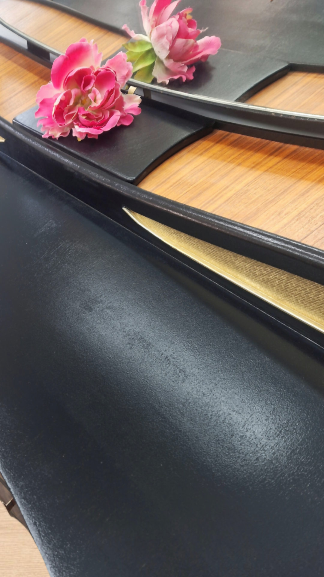 Art deco dressing table in black and gold