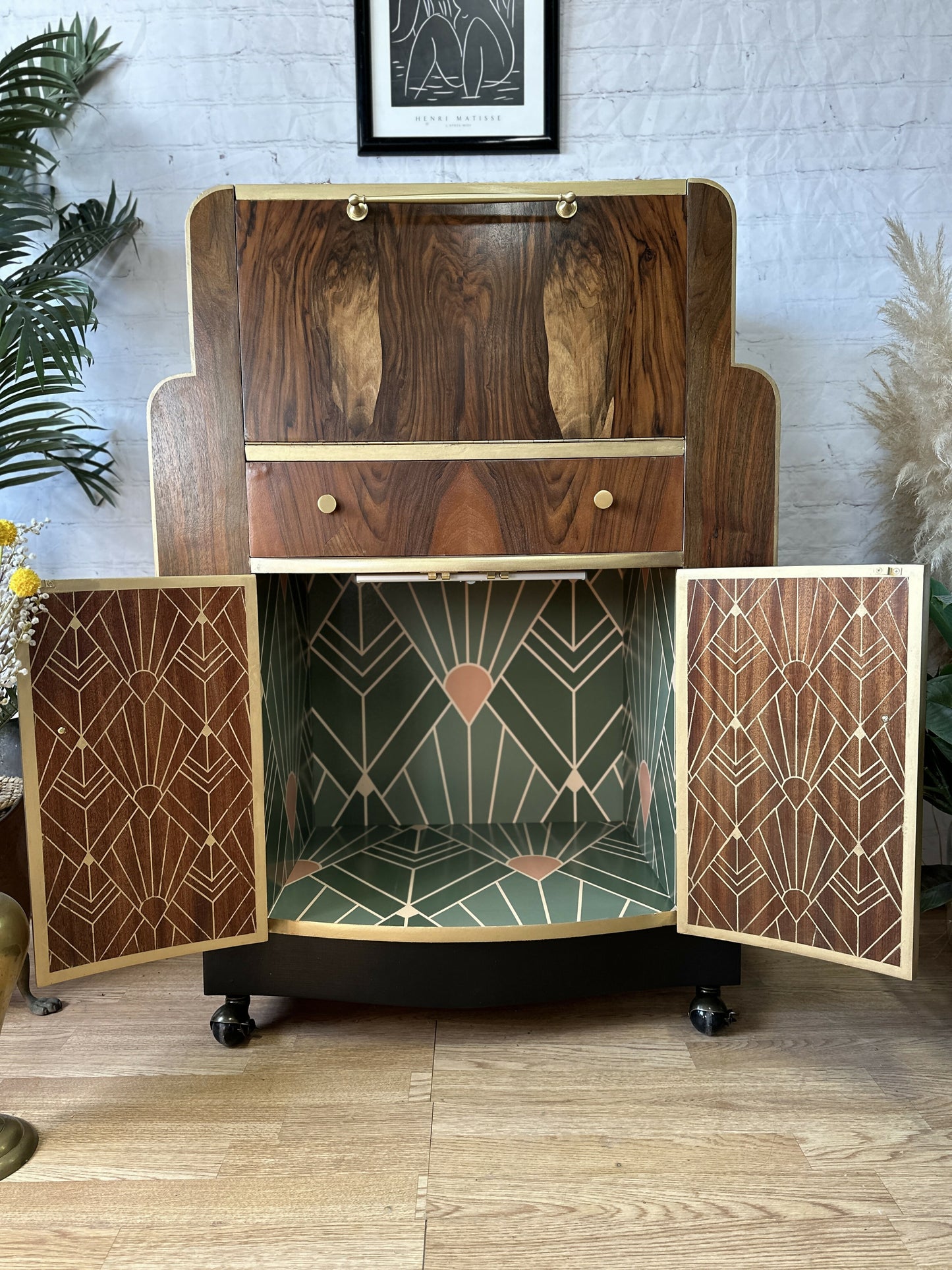 Cocktail Cabinet, Vintage Drinks Bar, Art Deco,1930’s Drinks Unit, Retro Bar, Walnut MADE TO ORDER