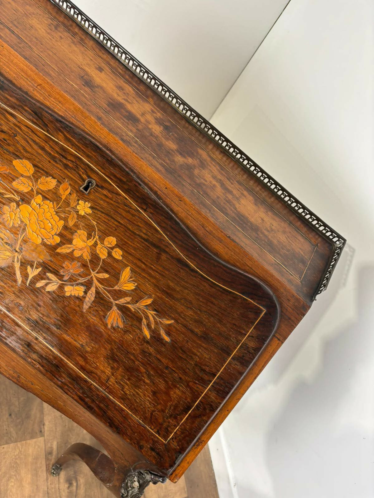 Victorian Walnut Inlaid Ladies Writing Desk / Bureau